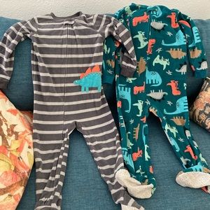 3 for $30 2 pair Carter’s 4T fleece footie pajamas